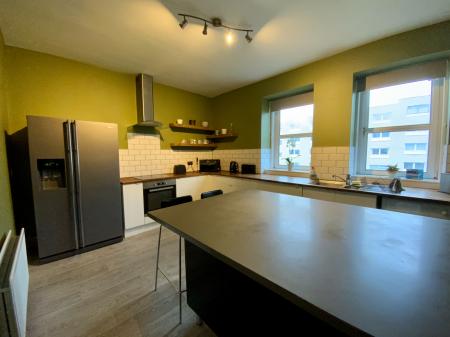 2 bedroom Flat to let in Rosabelle Street, Kirkcaldy, KY1