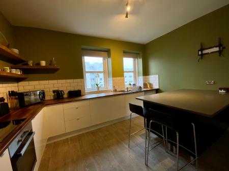 2 bedroom Flat to let in Rosabelle Street, Kirkcaldy, KY1