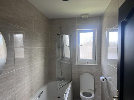 2 bedroom Flat to let in Glenfarg Crescent, Cowdenbeath, KY4