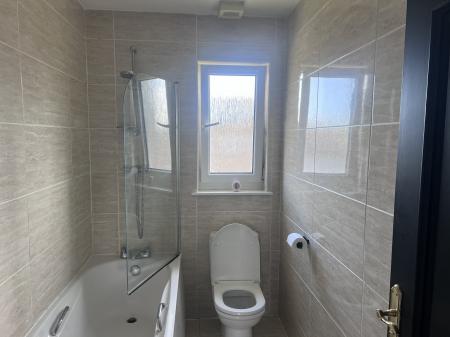 2 bedroom Flat to let in Glenfarg Crescent, Cowdenbeath, KY4