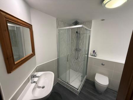 2 bedroom Flat to let in James Grove, Kirkcaldy, KY1