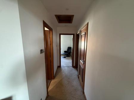 2 bedroom Flat to let in James Grove, Kirkcaldy, KY1