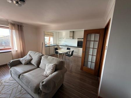 2 bedroom Flat to let in James Grove, Kirkcaldy, KY1