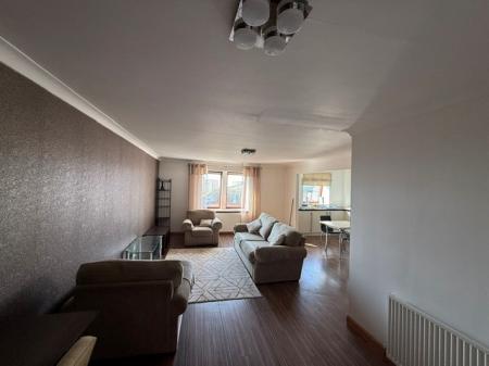 2 bedroom Flat to let in James Grove, Kirkcaldy, KY1