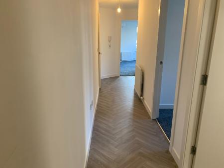 2 bedroom Flat to let in Overton Road, Kirkcaldy, KY1