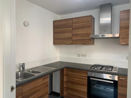 2 bedroom Flat to let in Overton Road, Kirkcaldy, KY1
