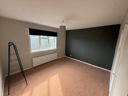 2 bedroom Flat to let in Dunearn Drive, Kirkcaldy, KY2