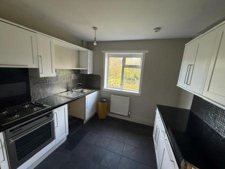 2 bedroom Flat to let in Dunearn Drive, Kirkcaldy, KY2
