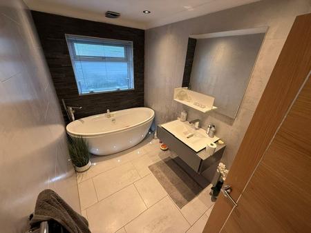 5 bedroom Detached house to let in Cardenden Road, Cardenden, KY5
