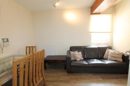 4 bedroom Flat to let in George Street, Leamington Spa, CV31