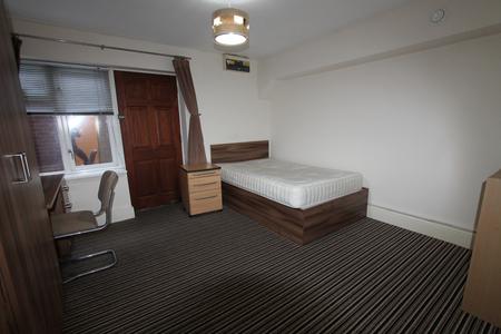 6 bedroom Flat to let in George Street, Leamington Spa, CV31