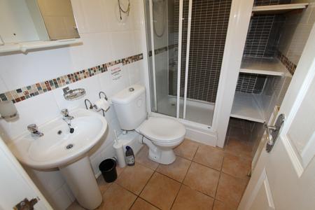 6 bedroom Flat to let in George Street, Leamington Spa, CV31