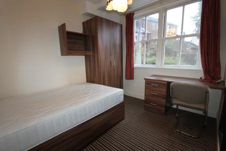 6 bedroom Flat to let in George Street, Leamington Spa, CV31