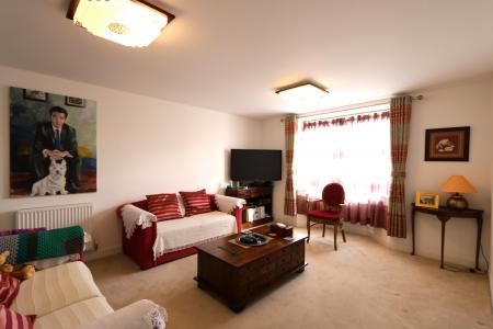 4 bedroom Detached house to let in Macbeth Approach, Warwick, CV34