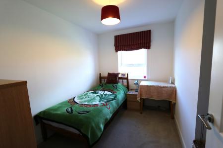 4 bedroom Detached house to let in Macbeth Approach, Warwick, CV34