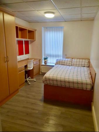 6 bedroom Flat to let in Ranelagh Terrace, Leamington Spa, CV31