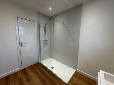 2 bedroom Flat to let in Cowdray Close, Leamington Spa, CV31