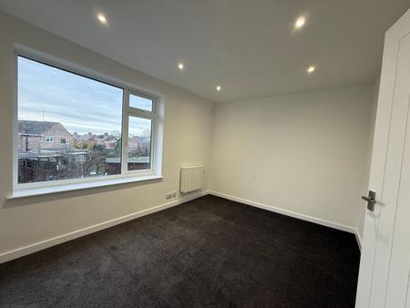 2 bedroom Flat to let in Cowdray Close, Leamington Spa, CV31
