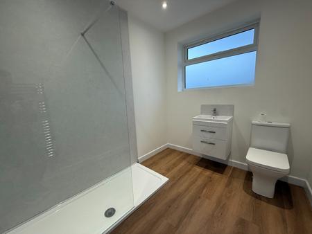 2 bedroom Flat to let in Cowdray Close, Leamington Spa, CV31