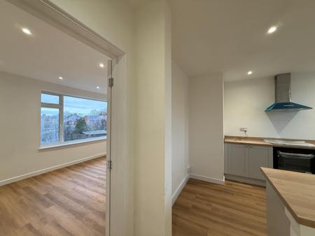 2 bedroom Flat to let in Cowdray Close, Leamington Spa, CV31