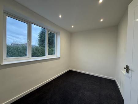 2 bedroom Flat to let in Cowdray Close, Leamington Spa, CV31
