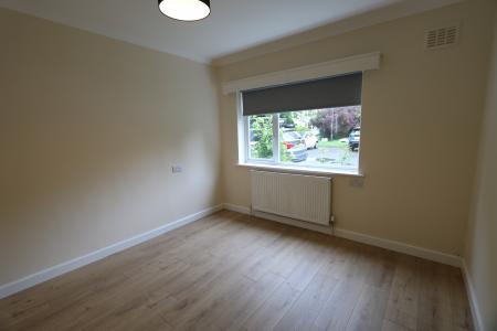 2 bedroom Flat to let in Talbot Court, Upper Holly Walk, Leamington Spa, CV32