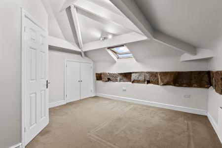 2 bedroom Flat to let in 153 Cape Road, Warwick, CV34