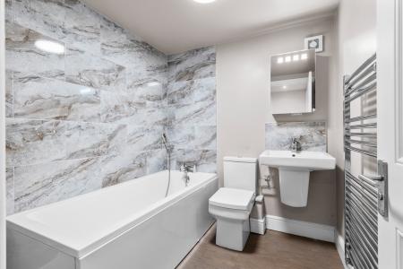 2 bedroom Flat to let in 153 Cape Road, Warwick, CV34