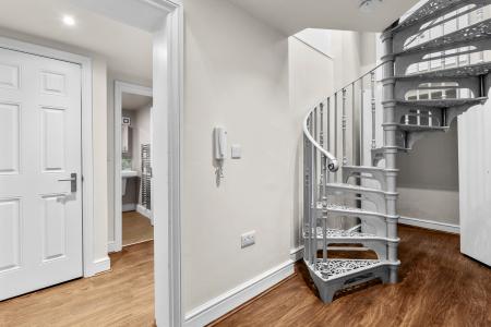 2 bedroom Flat to let in 153 Cape Road, Warwick, CV34