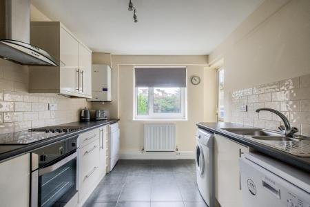 2 bedroom Apartment for sale in Rugby Road, Leamington Spa