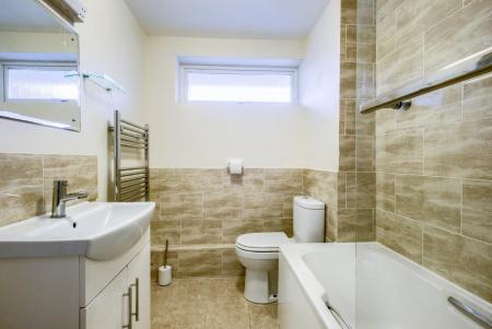 2 bedroom Apartment for sale in Rugby Road, Leamington Spa