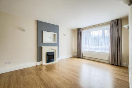 2 bedroom Apartment for sale in Rugby Road, Leamington Spa