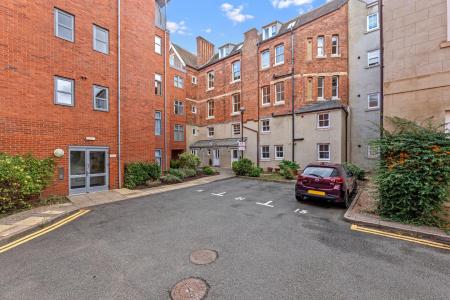 2 bedroom Duplex for sale in Avenue Road, Leamington Spa