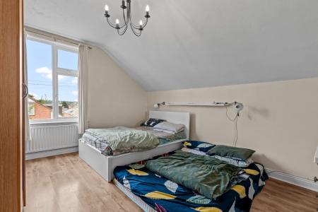 2 bedroom Semi-detached house for sale in Prospect Road, Leamington Spa