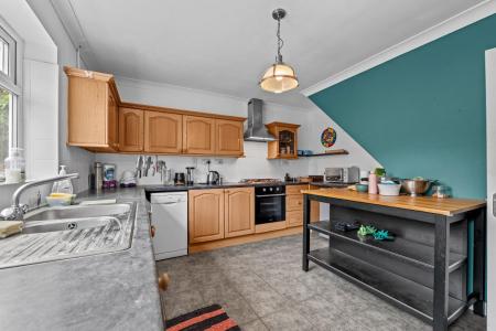 2 bedroom Semi-detached house for sale in Prospect Road, Leamington Spa