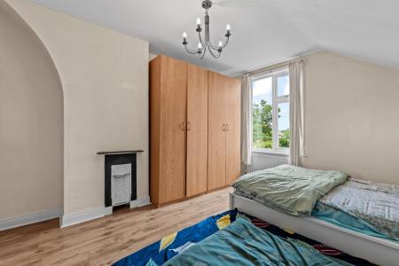 2 bedroom Semi-detached house for sale in Prospect Road, Leamington Spa