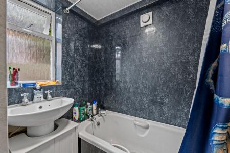 2 bedroom Semi-detached house for sale in Prospect Road, Leamington Spa