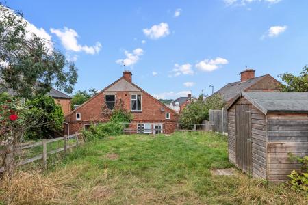 2 bedroom Semi-detached house for sale in Prospect Road, Leamington Spa