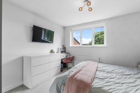 2 bedroom End of terrace house for sale in Evans Grove, Whitnash