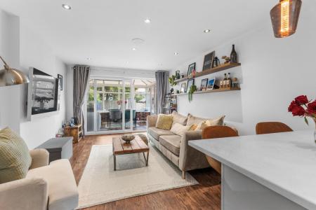 2 bedroom End of terrace house for sale in Evans Grove, Whitnash