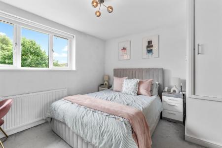 2 bedroom End of terrace house for sale in Evans Grove, Whitnash