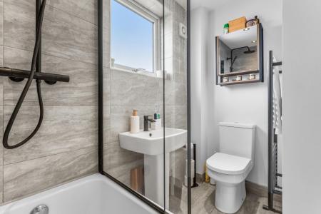 2 bedroom End of terrace house for sale in Evans Grove, Whitnash