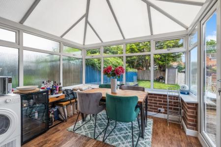 2 bedroom End of terrace house for sale in Evans Grove, Whitnash