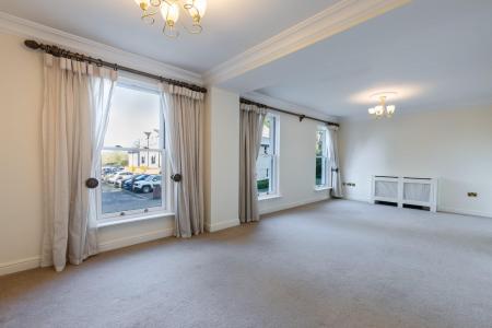2 bedroom Flat for sale in Northumberland Road, Leamington Spa