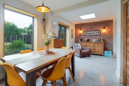 3 bedroom End of terrace house for sale in High View Road, Leamington Spa