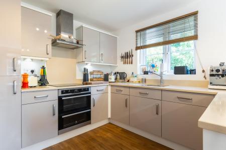 3 bedroom Detached house for sale in Owen Grove, Whitnash