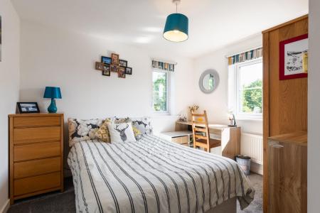 3 bedroom Detached house for sale in Owen Grove, Whitnash