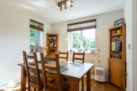 3 bedroom Detached house for sale in Owen Grove, Whitnash