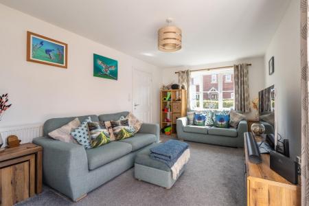 3 bedroom Detached house for sale in Owen Grove, Whitnash