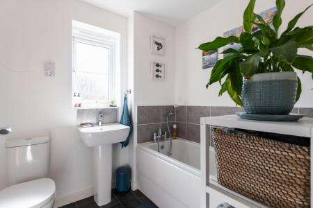 3 bedroom Detached house for sale in Owen Grove, Whitnash